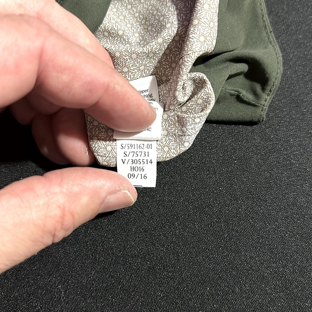 Athleta Waterproof Rain Runner Jacket Forest Green Size Large RN 54023 - Picture 12 of 12